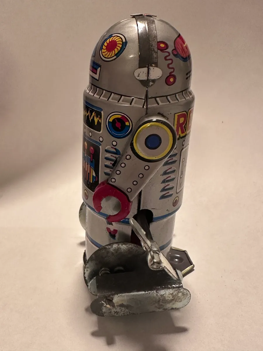 Vintage Robot-7 Mechanical Walking Tin Wind-Up Robot with Original Box, Taiwan 4