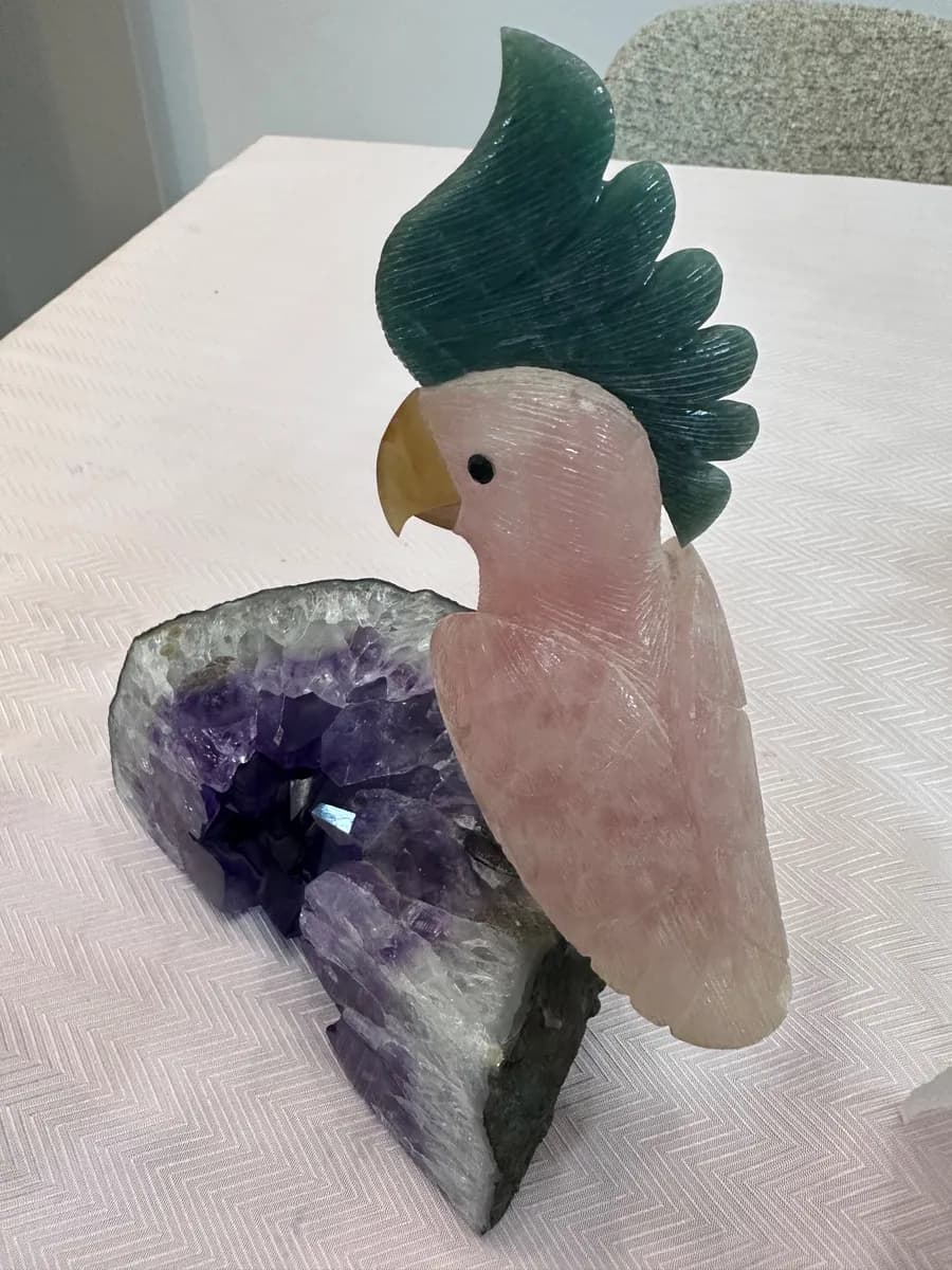 Hand-Carved Rose Quartz Cockatoo on Natural Amethyst Geode – Brazilian Stone Art 2
