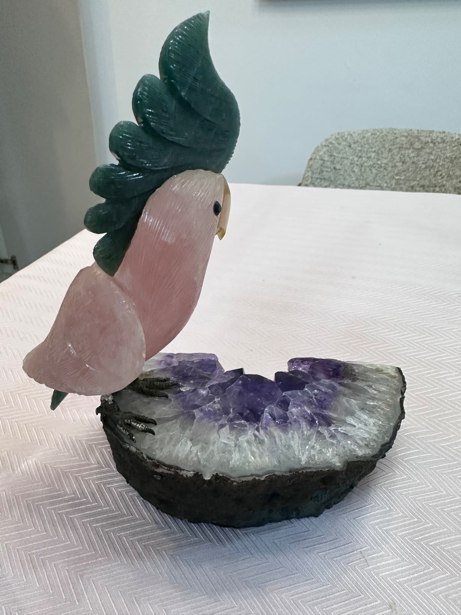 Hand-Carved Rose Quartz Cockatoo on Natural Amethyst Geode – Brazilian Stone Art 3