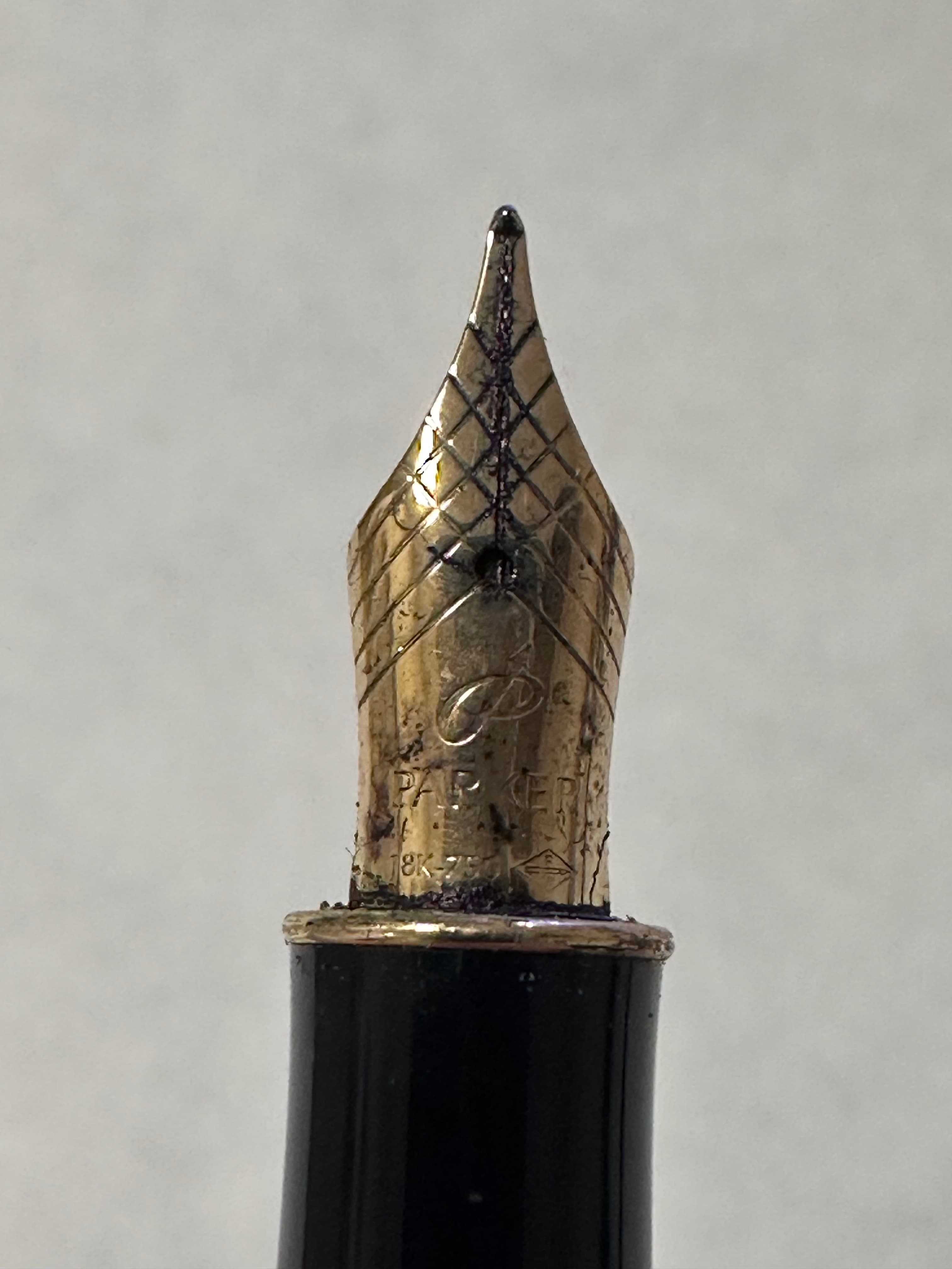 Parker Sonnet Fountain Pen - 18K Gold Nib - Red Lacquer 5