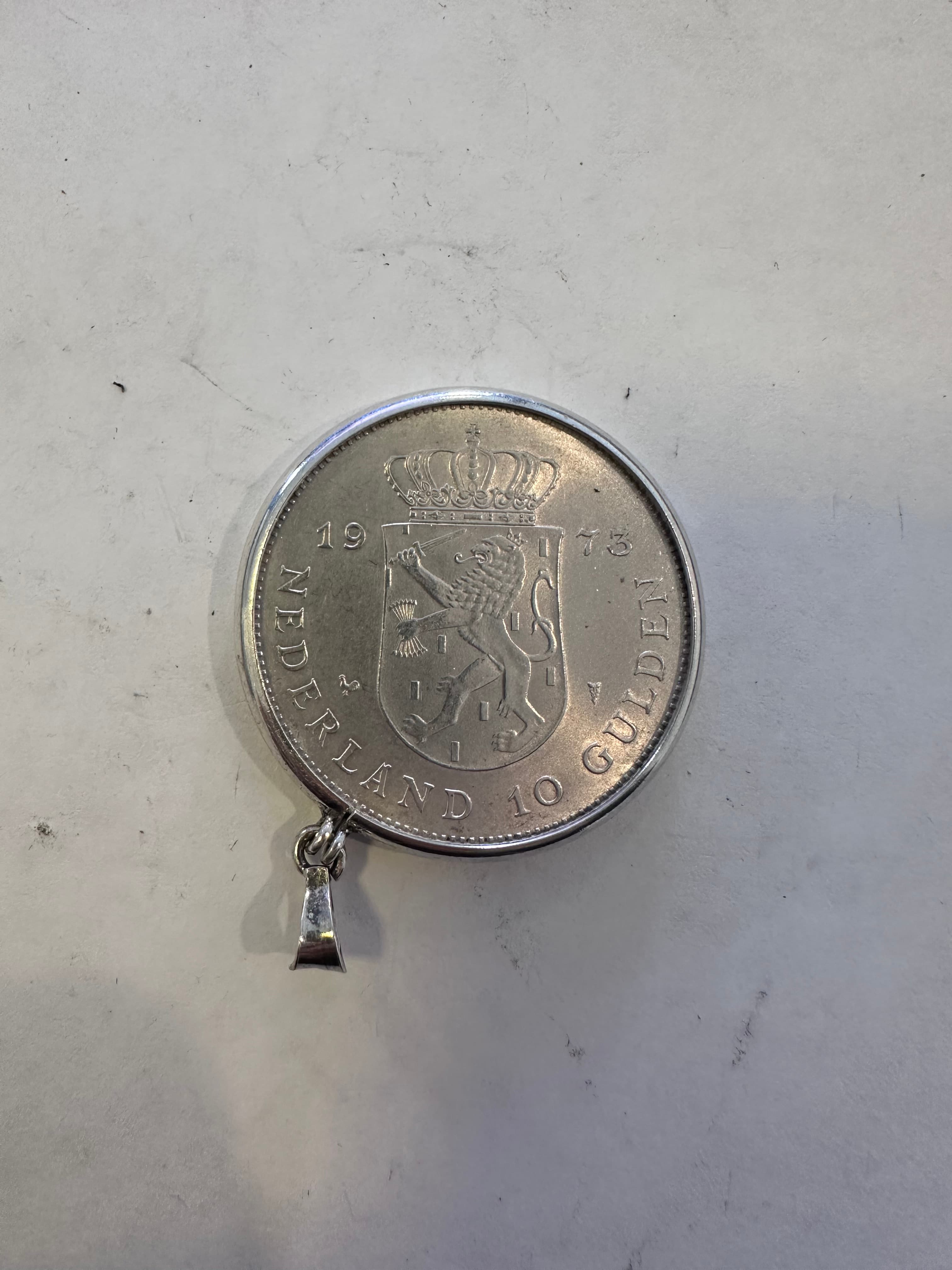 Netherlands 10 Gulden 1973 Silver Coin Pendant Queen Juliana 2
