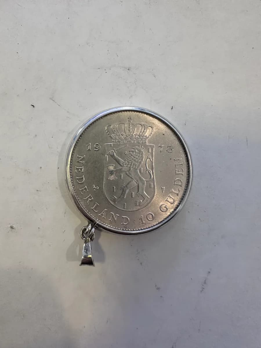 Netherlands 10 Gulden 1973 Queen Juliana Silver Jubilee Coin Pendant, .720 Silver 2