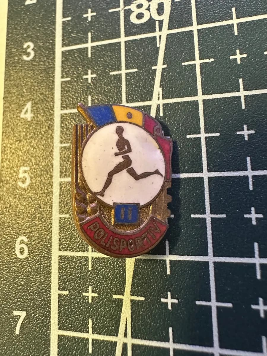 Vintage Romanian Polisportiv Grade II Pin Badge