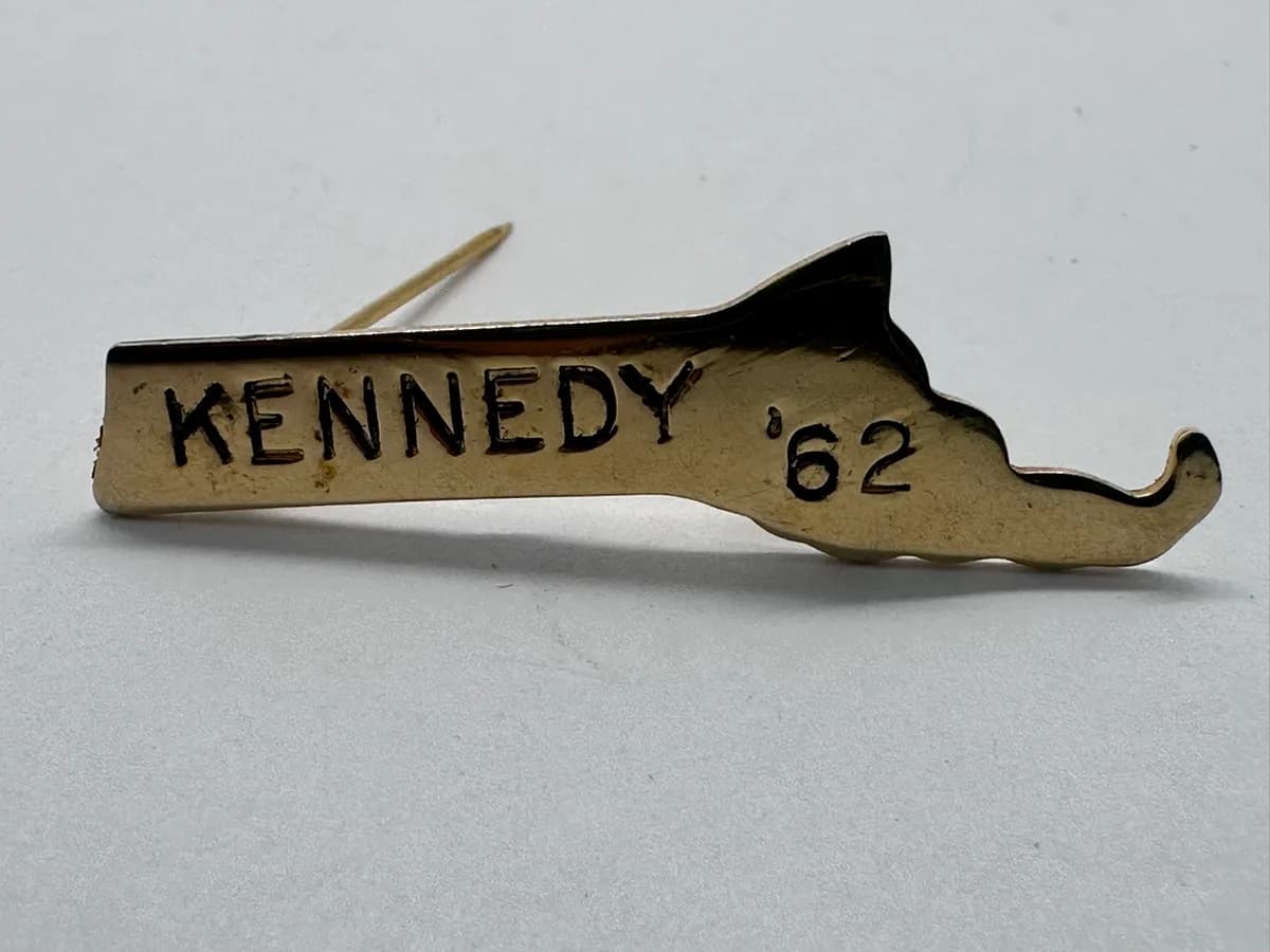Vintage 1962 Ted Kennedy Massachusetts Senate Campaign Pin 2