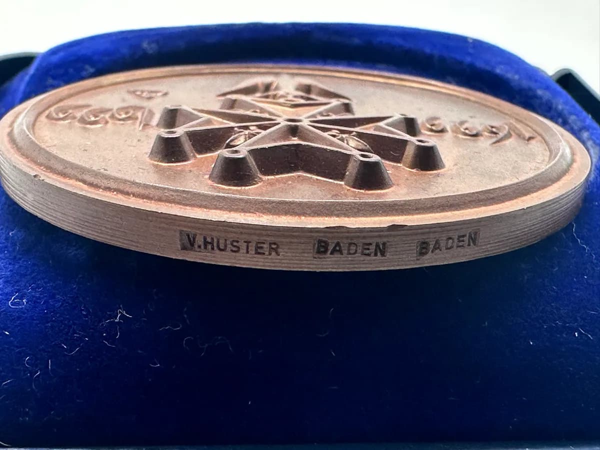 Bad Karlshafen 300th Anniversary Huguenot Bronze Medal 1699-1999 by Victor Huster 3
