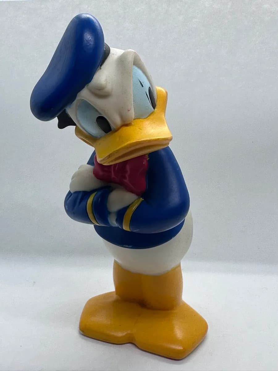Vintage Disney Donald Duck Squeeze Toy Figure, Sailor Suit, Arms Crossed, 14 cm 2