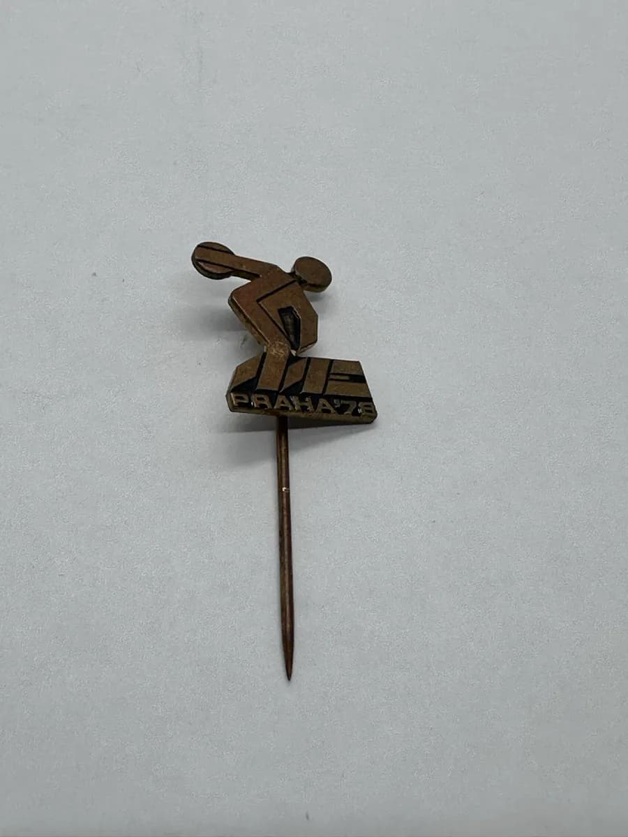 ATHLETICS EUROPEAN CHAMPIONSHIP PRAHA 1978 Official Athletes vintage pin badge 2