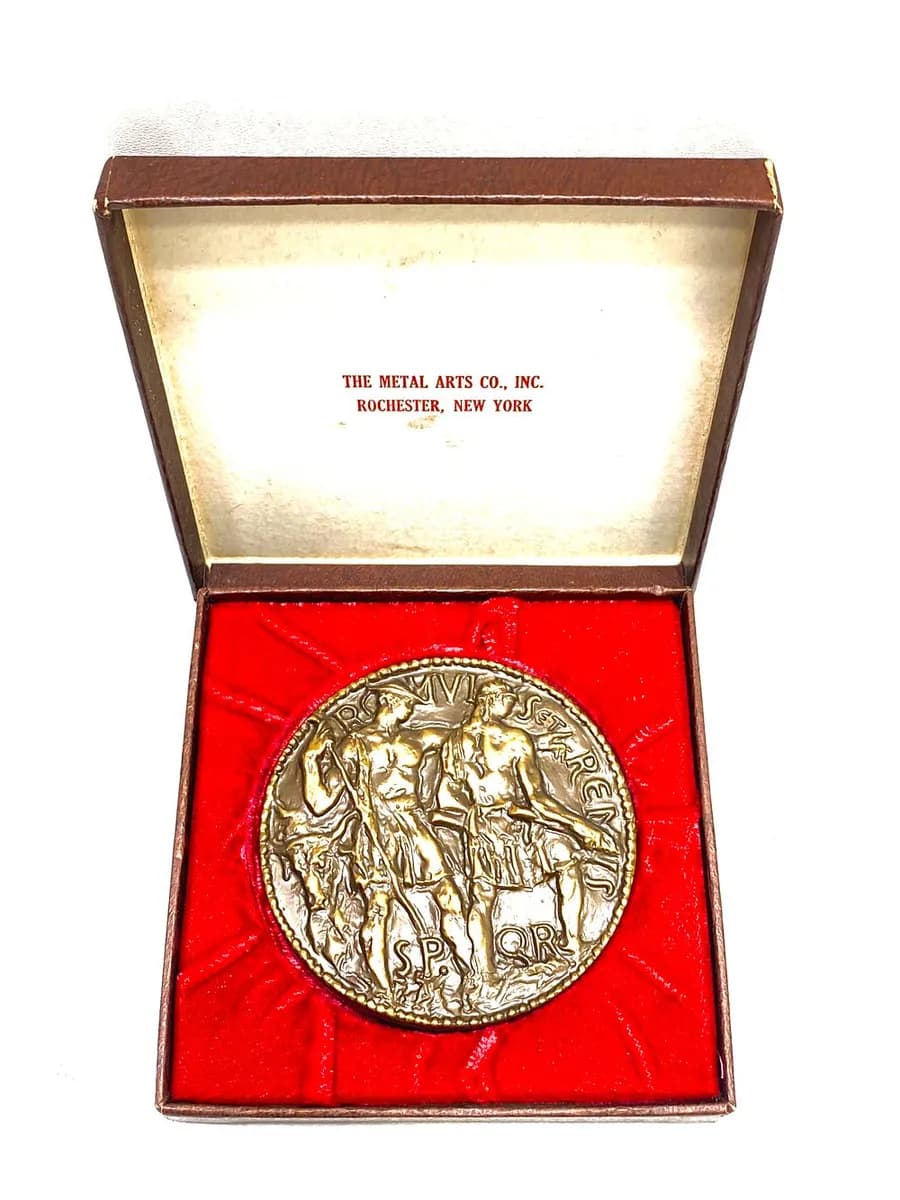 Society of Medalists 61st Issue "Roma Aeterna" Bronze Medal by Leo Lentelli, 1960, Romulus and Remus, Constantine, 73 mm, Boxed