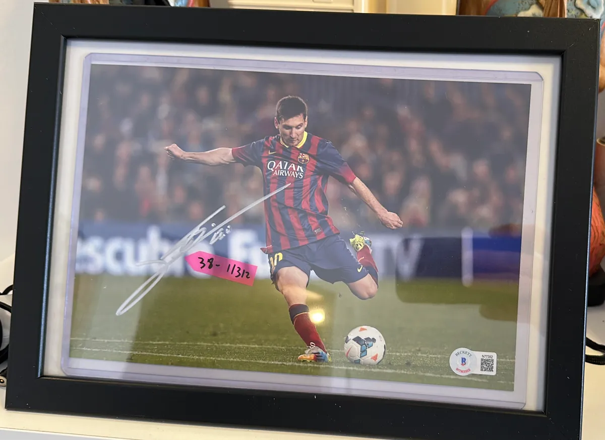 Lionel Messi Signed Photo - FC Barcelona Action Shot – Beckett Witnessed 2019 (BAS Cert N77352)