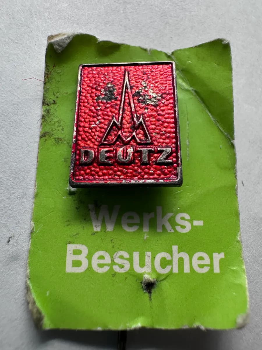 Vintage DEUTZ "Werks-Besucher" Factory Visitor Stick Pin on Original Card