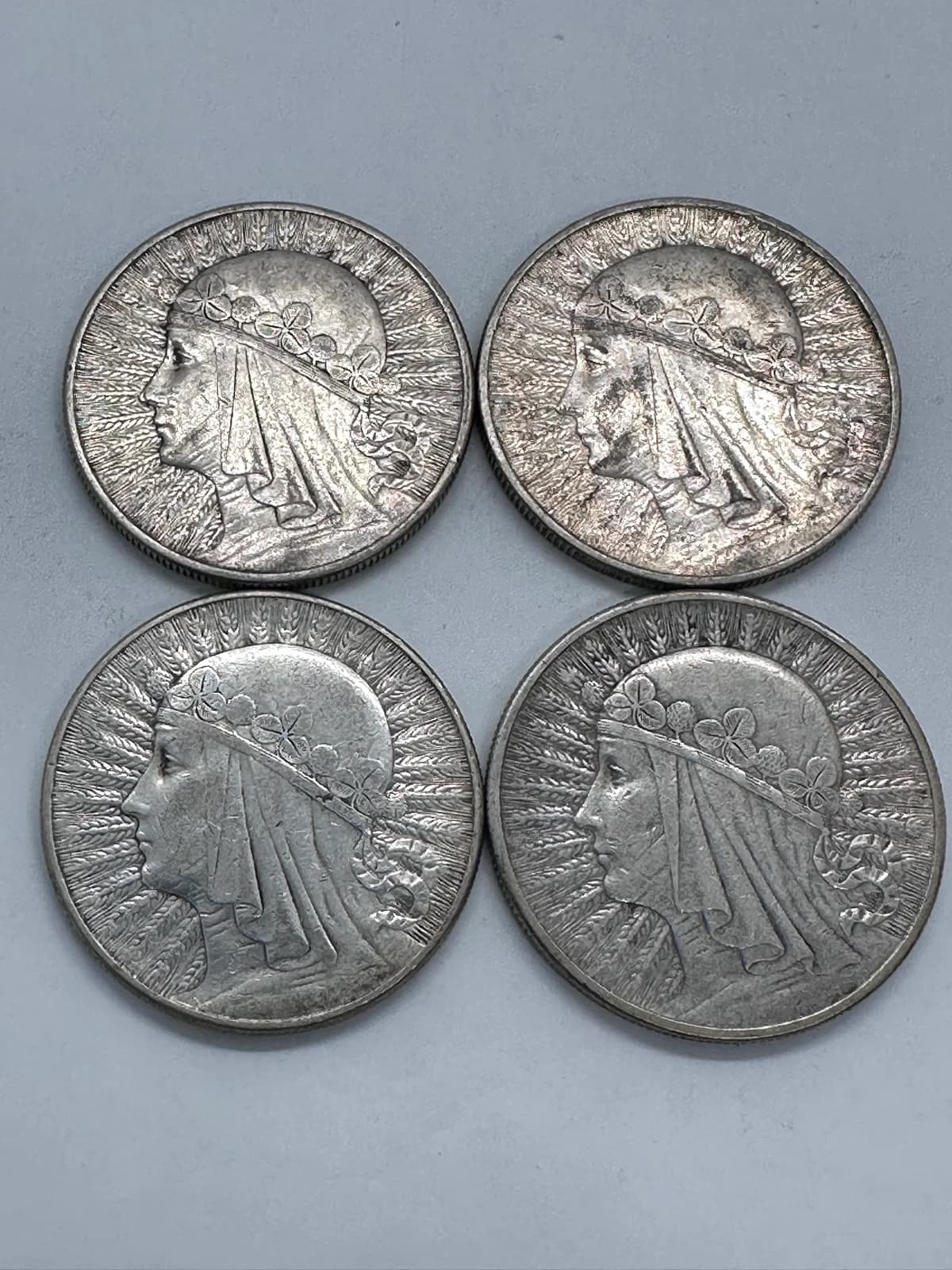 Lot of 4 Poland 10 Złotych Queen Jadwiga Silver Coins, 1932 and 1933, 87.6g