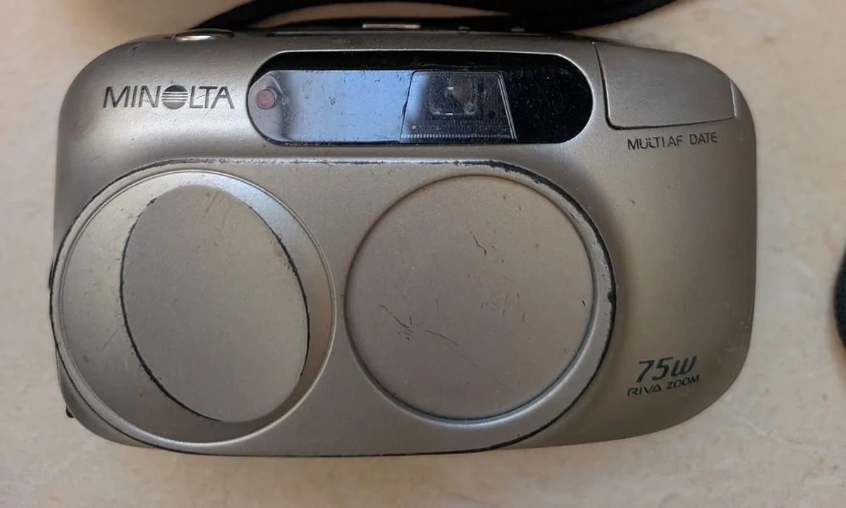 Minolta Riva Zoom 75W 35mm Point and Shoot Film Camera, Untested