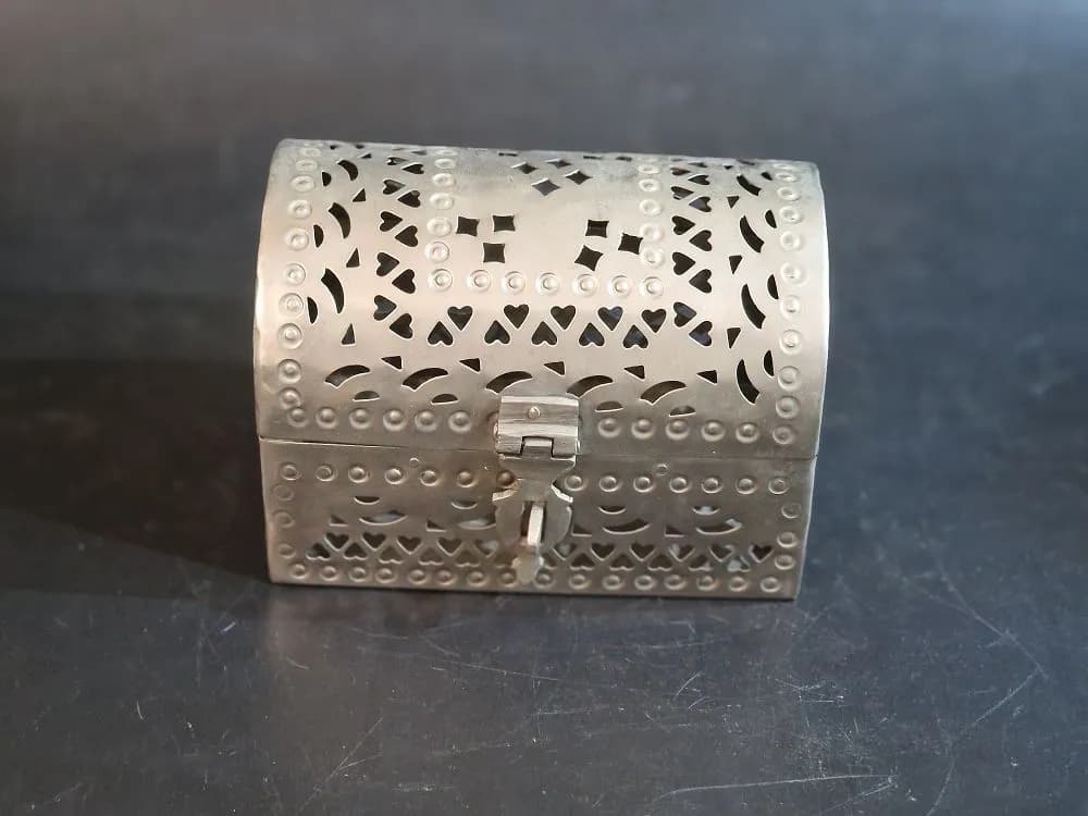 Vintage Pierced Silver-Tone Metal Jewelry Chest, Hearts Pattern, Domed Lid, 15 x 11 cm